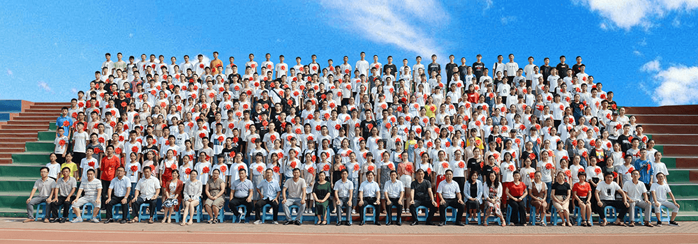 2018年中考被?？h一中錄取的364名科達(dá)學(xué)子齊聚一堂合影留念